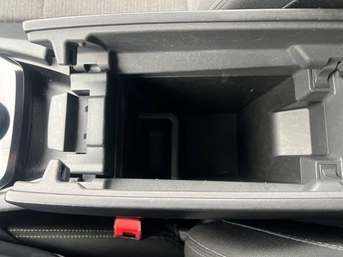 Used 2021 Nissan Rogue SV image 25