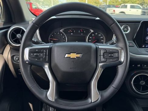 Used 2022 Chevrolet Blazer LT w/ Sound & Technology Package FWD image 13