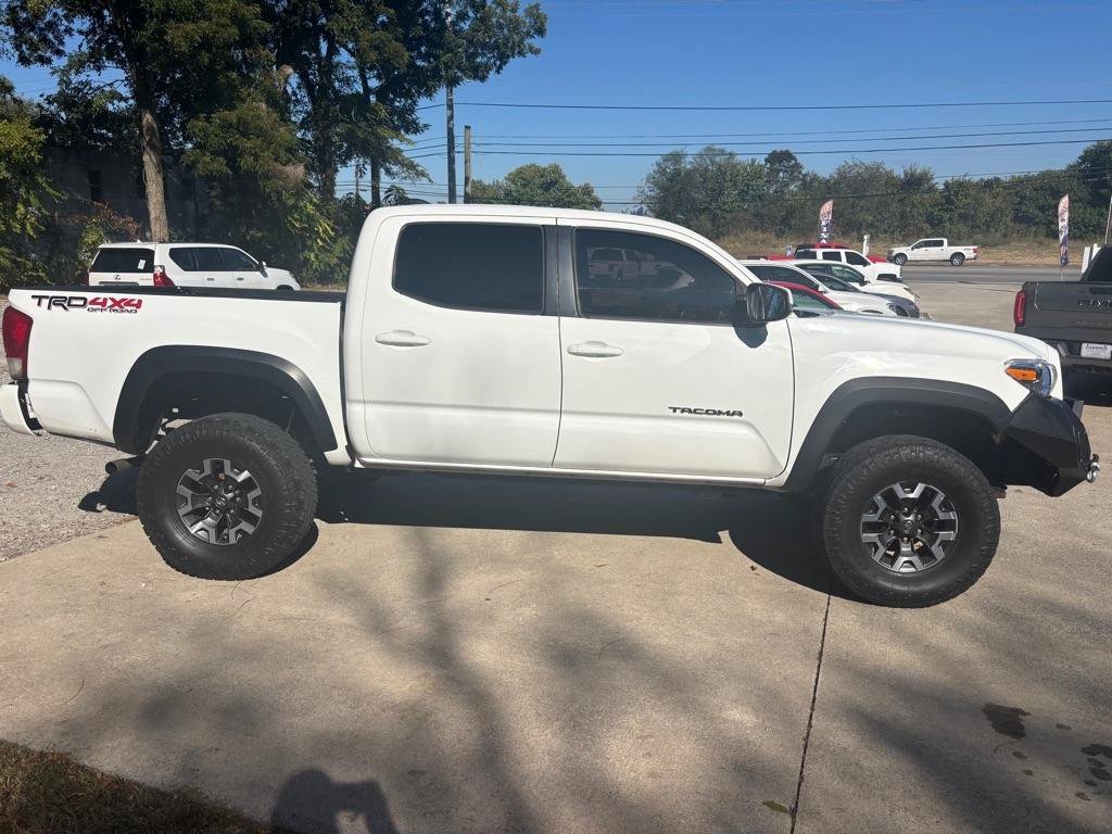 Used 2019 Toyota Tacoma TRD Off-Road w/ Technology Package AWD/4WD image 7