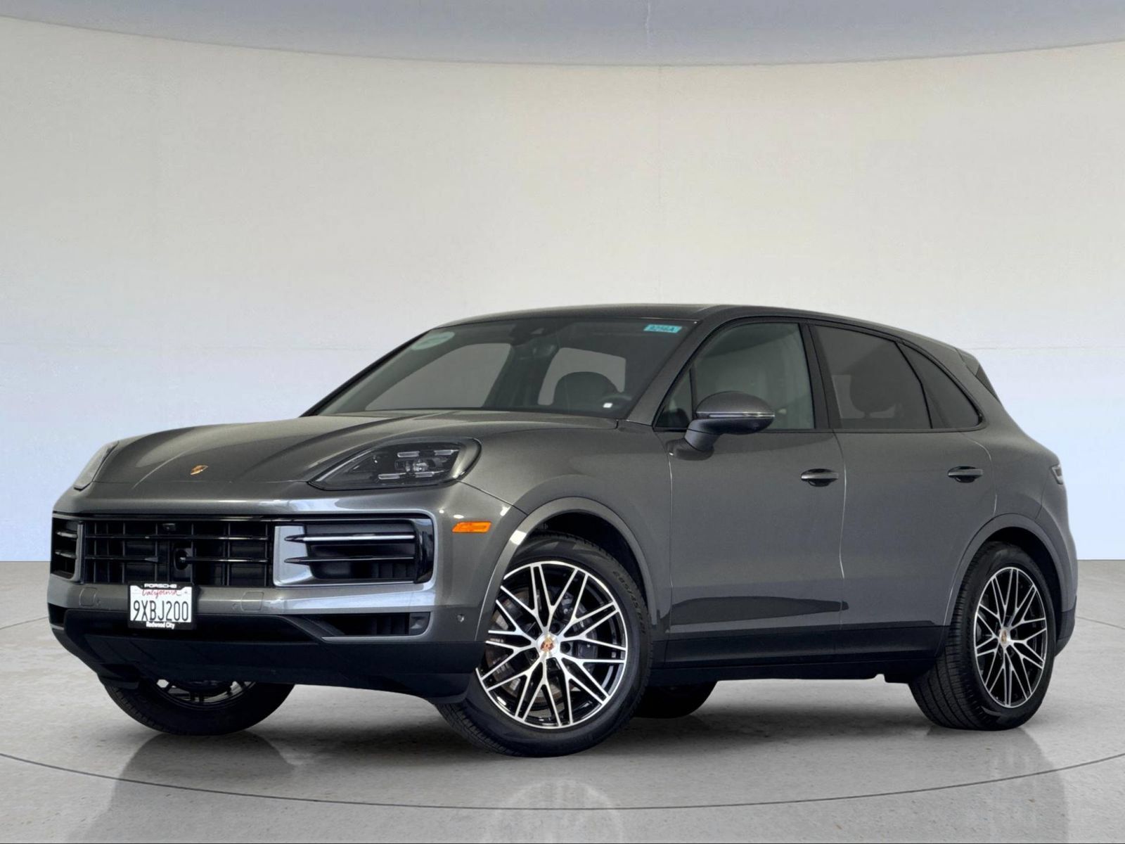 Certified 2026 Porsche Cayenne AWD/4WD image 1