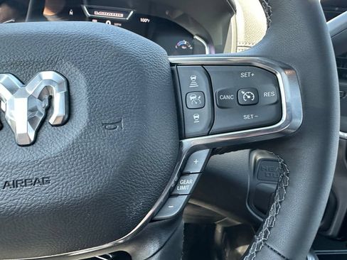 New 2026 RAM 2500 Laramie AWD/4WD image 24