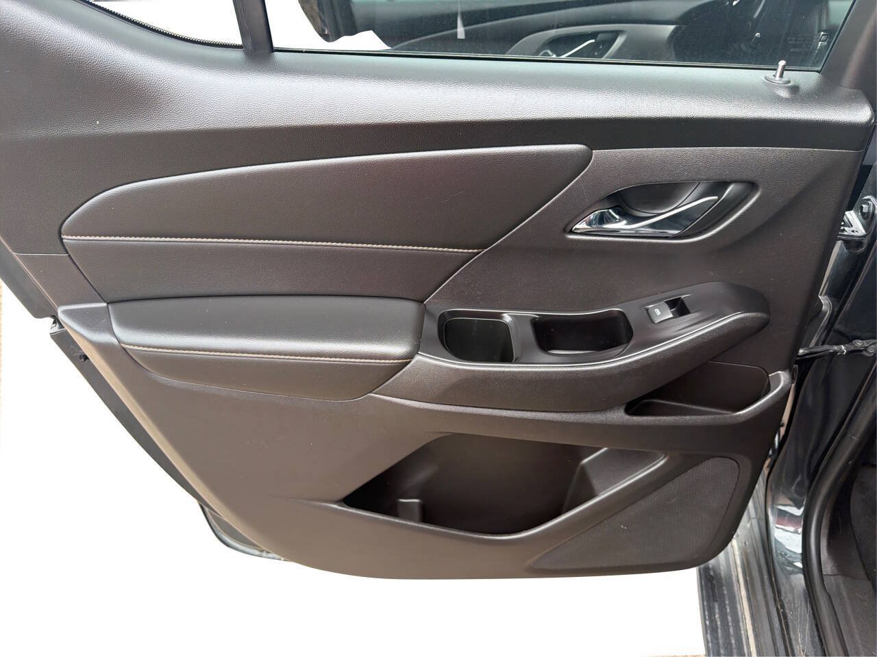 Used 2018 Chevrolet Traverse LT w/ LPO, 'HIT The Road' Package FWD image 20