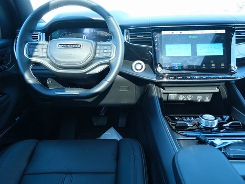 New 2026 Jeep Grand Wagoneer Summit image 6