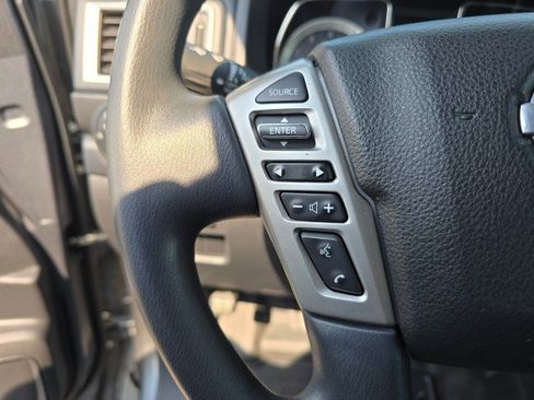Used 2019 Nissan Titan S image 27