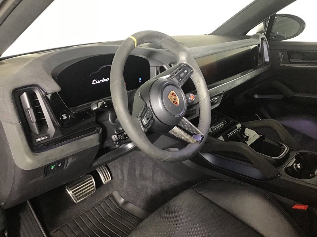 Certified 2024 Porsche Cayenne Turbo GT AWD/4WD image 5