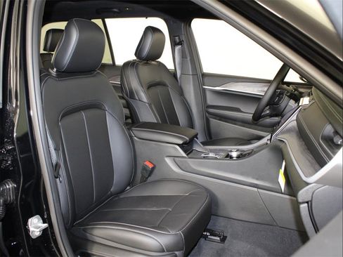 New 2025 Jeep Grand Cherokee Limited w/ Luxury Tech Group II image 34