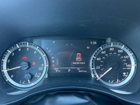 Used 2023 Toyota Highlander L image 25