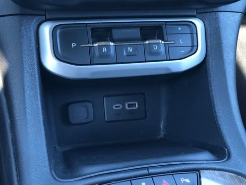 Used 2023 GMC Acadia SLE w/ Driver Convenience Package image 20