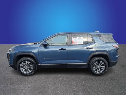 Used 2025 Chevrolet Equinox LT FWD image 2