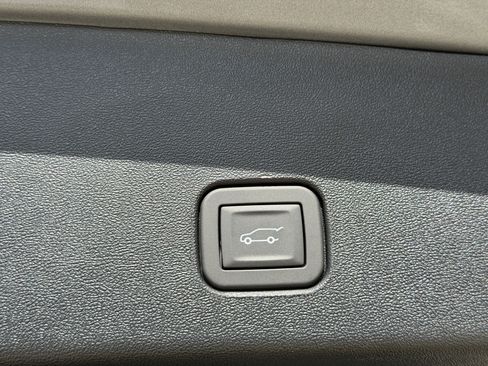 New 2026 Cadillac Optiq Luxury 2 image 10