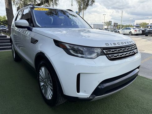 Used 2017 Land Rover Discovery HSE AWD/4WD image 3