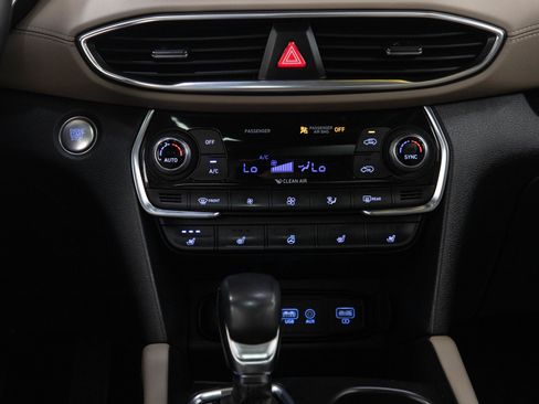 Used 2020 Hyundai Santa Fe Limited AWD/4WD image 19