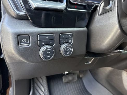 Used 2024 Chevrolet Silverado 2500 LT w/ Midnight Edition AWD/4WD image 39