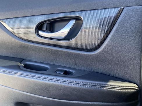 Used 2016 Nissan Rogue SL w/ SL Premium Package image 13