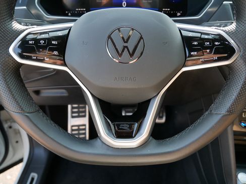 Certified 2023 Volkswagen Tiguan SE R-Line AWD/4WD image 25