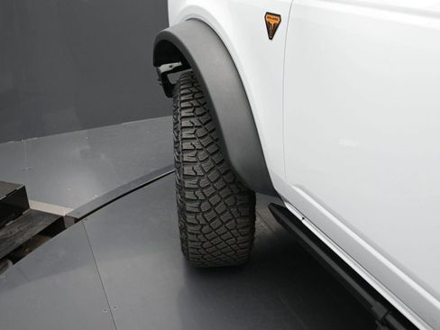 Used 2022 Ford Bronco Badlands image 5