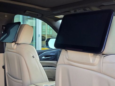Used 2021 Cadillac Escalade Premium Luxury w/ Driver Assist Tech Package image 29