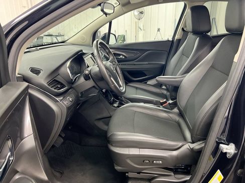 Used 2022 Buick Encore Preferred w/ Safety Package FWD image 19