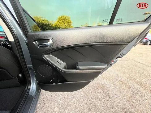 Used 2016 Kia Forte LX FWD image 19