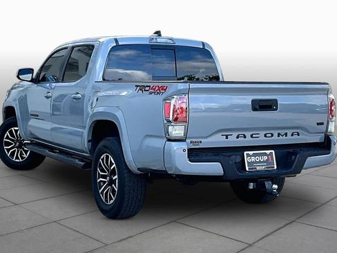 Used 2020 Toyota Tacoma TRD Sport w/ TRD Premium Sport Package AWD/4WD image 11