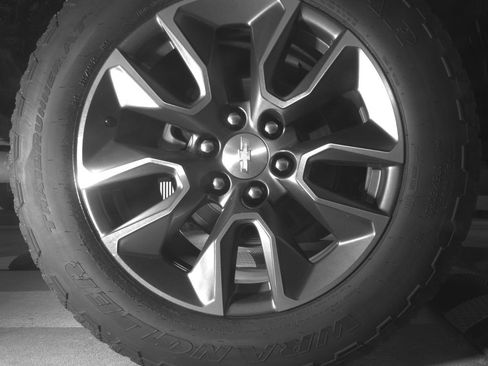 Used 2024 Chevrolet Silverado 1500 LT AWD/4WD image 13