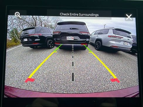 New 2025 Jeep Grand Cherokee Laredo X w/ Luxury Tech Group I AWD/4WD image 18