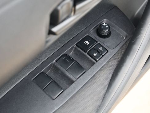 Used 2024 Toyota Corolla LE image 23