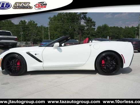 Used 2019 Chevrolet Corvette Stingray Convertible w/ Carbon Flash Badge Package RWD image 5