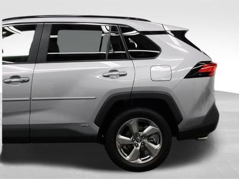 Used 2019 Toyota RAV4 Limited image 21