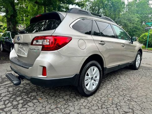 Used 2017 Subaru Outback 2.5i Premium w/ Popular Package #1 AWD/4WD image 4