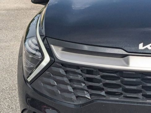 Used 2024 Kia Sportage LX image 9