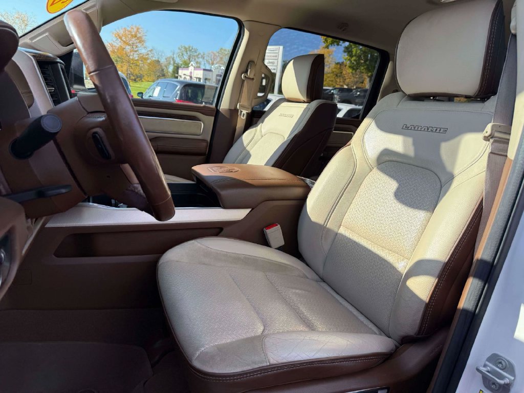 Used 2019 RAM 1500 Laramie AWD/4WD image 15