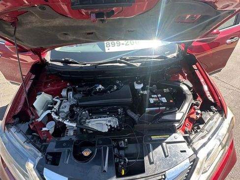 Used 2018 Nissan Rogue SV image 14