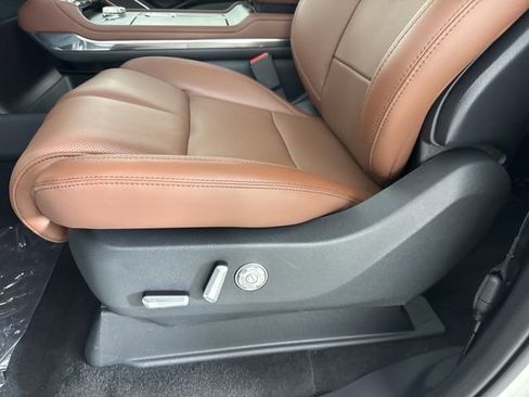 New 2025 Lincoln Navigator Reserve image 15