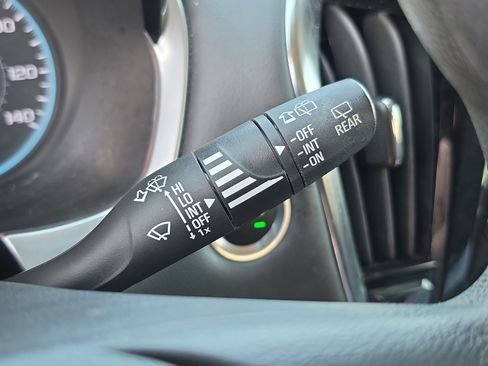 Certified 2021 Chevrolet Traverse LS FWD image 21