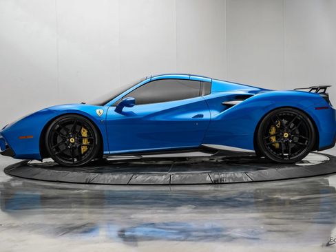 Used 2017 Ferrari 488 Spider RWD image 10