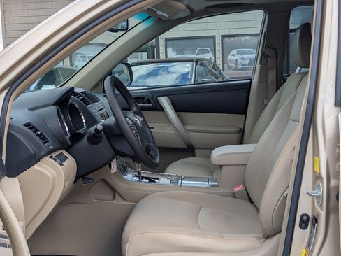 Used 2011 Toyota Highlander 2WD image 13
