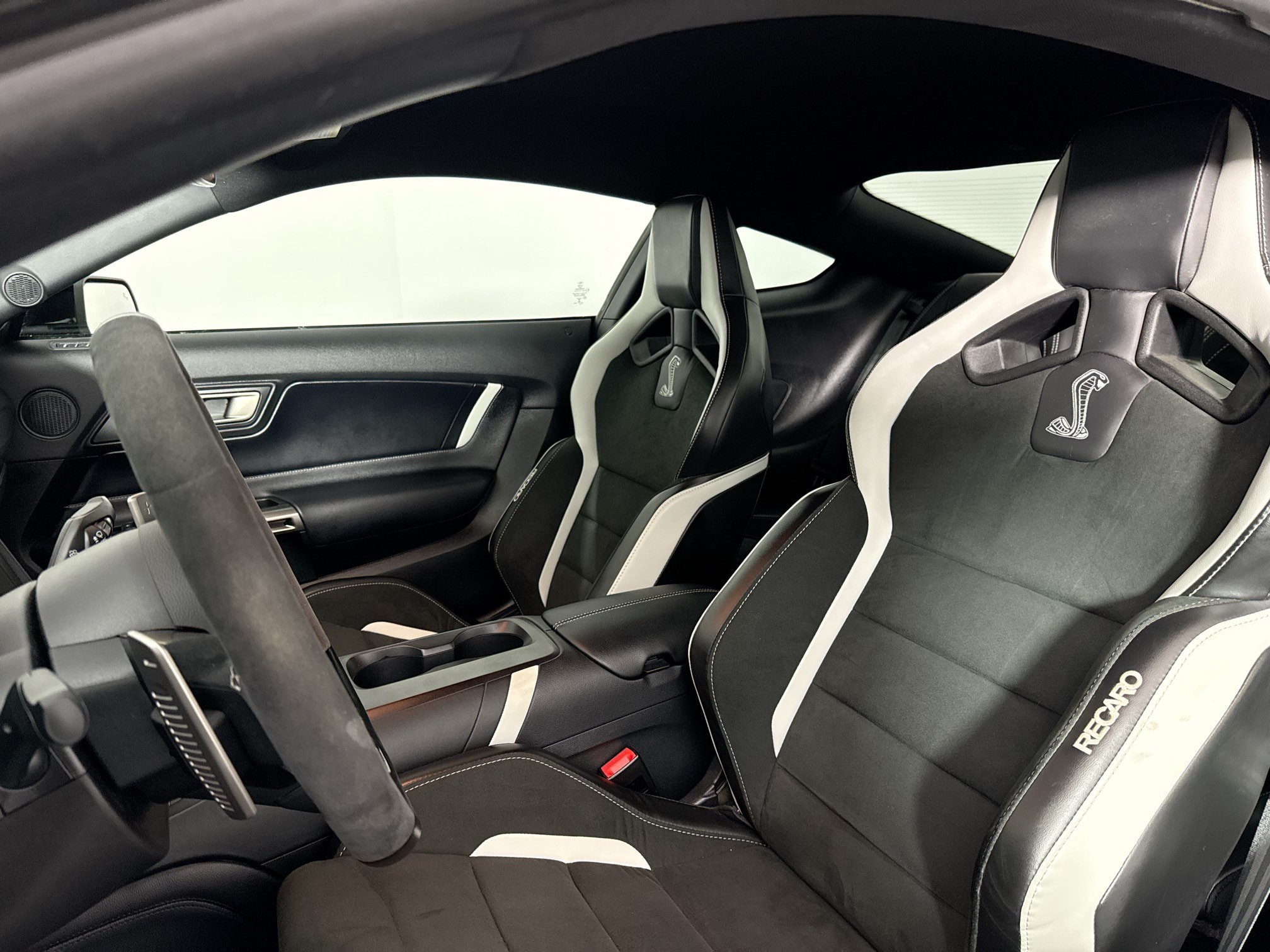 Used 2021 Ford Mustang Shelby GT500 w/ Technology Package RWD image 21