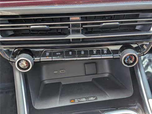 Used 2024 Chevrolet Traverse RS w/ LPO, Floor Liner Package image 30