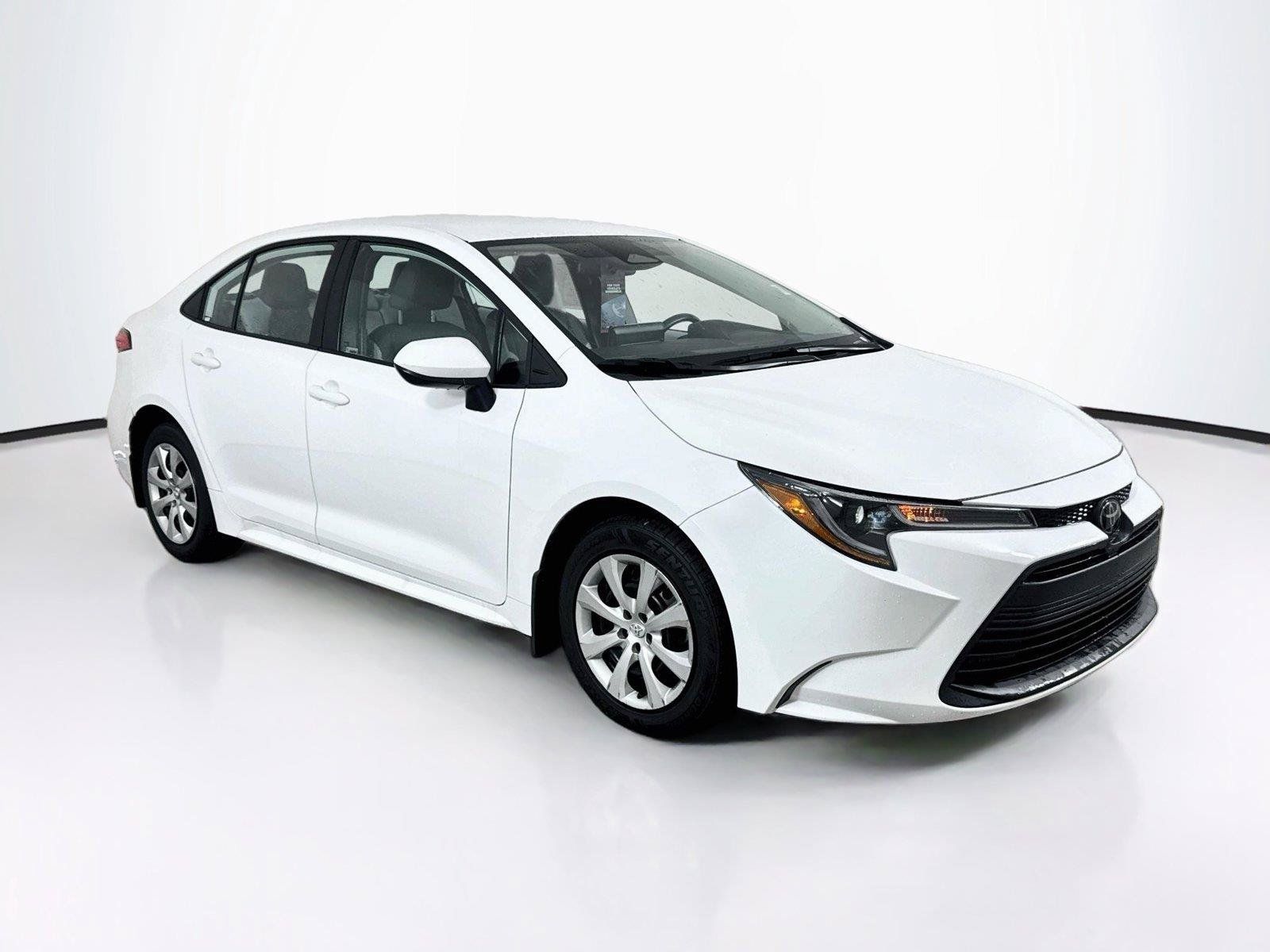 Used 2025 Toyota Corolla LE FWD image 6
