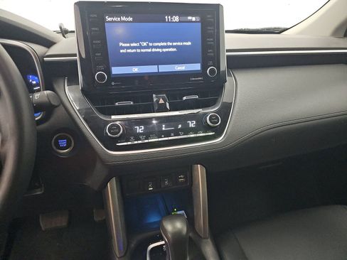 Used 2022 Toyota Corolla Cross XLE FWD image 14
