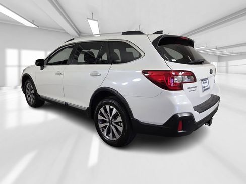 Used 2019 Subaru Outback 3.6R Touring image 5