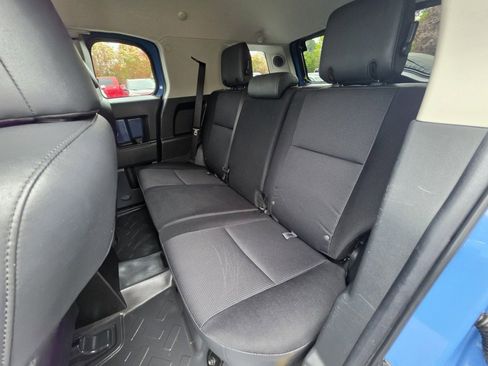 Used 2012 Toyota FJ Cruiser 4WD w/ Upgrade Pkg image 17