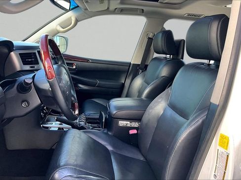 Used 2013 Lexus LX 570 4WD w/ Luxury Pkg image 21