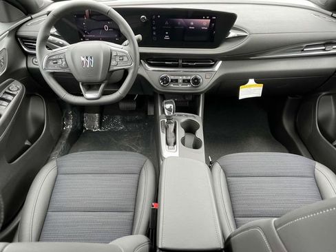 Used 2025 Buick Envista Preferred w/ Convenience I Package image 12