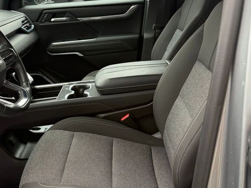 Used 2025 GMC Acadia Elevation image 23