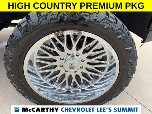 Used 2025 Chevrolet Silverado 2500 High Country w/ High Country Premium Package AWD/4WD image 19