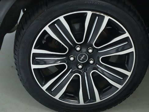 Used 2017 Lincoln MKC Premiere image 12