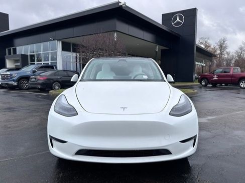 Used 2023 Tesla Model Y Long Range image 2