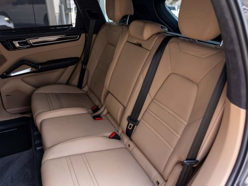 Used 2020 Porsche Cayenne Turbo AWD/4WD image 39